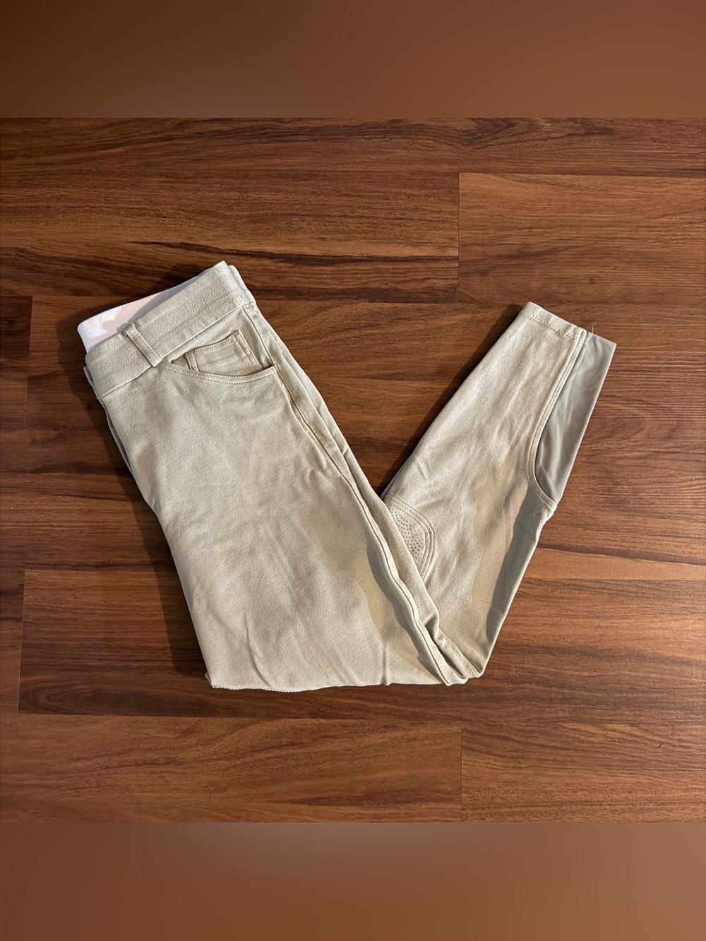 Women’s Size 30R Tan Smartpak Knee Patch Horseback Riding Breeches. Good Conditi